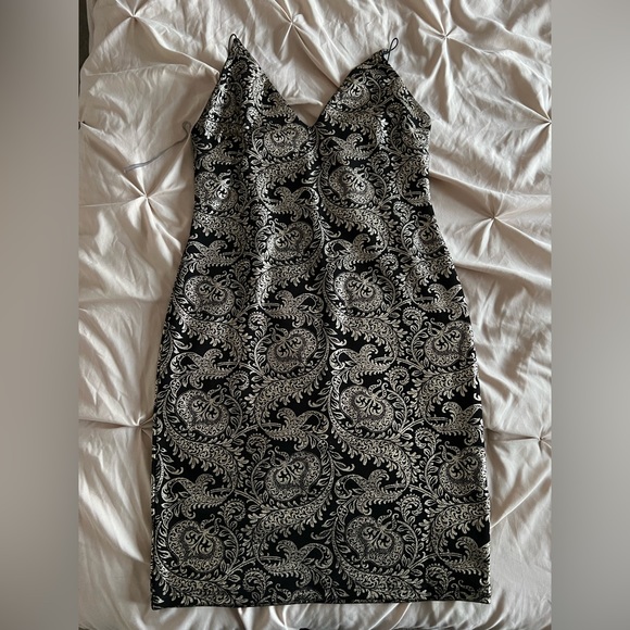 Fashion 21 - Bodycon Gold Print Mini Dress - Picture 2 of 2